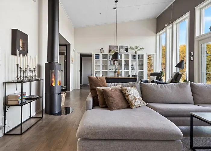 Villa Large In Lofoten With Fantastic Views - 4 Bedrooms And 9 Beds. Stamsund